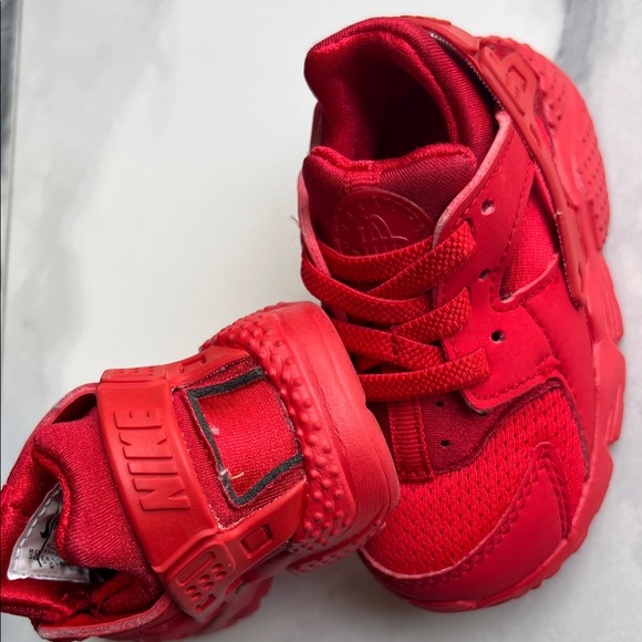 Nike 5C triple red Huarache BABY - Picture 10 of 13